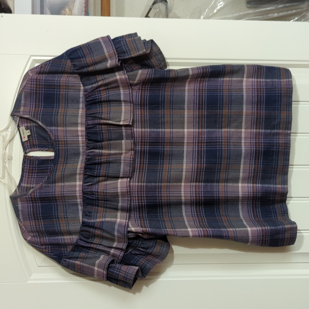 Creamieux short sleeve fall top. Very soft. Flouncy ruffle sleeves
